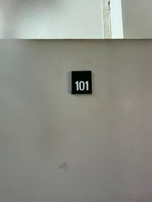 Room101 In Wanna Apartment Pattaya Exterior foto