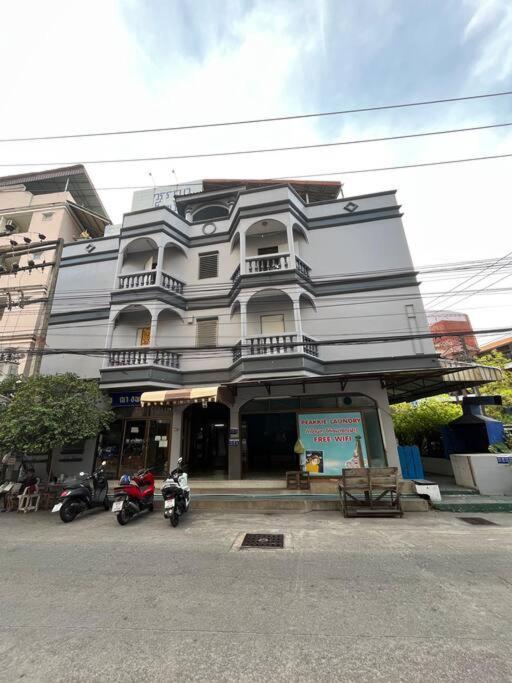 Room101 In Wanna Apartment Pattaya Exterior foto